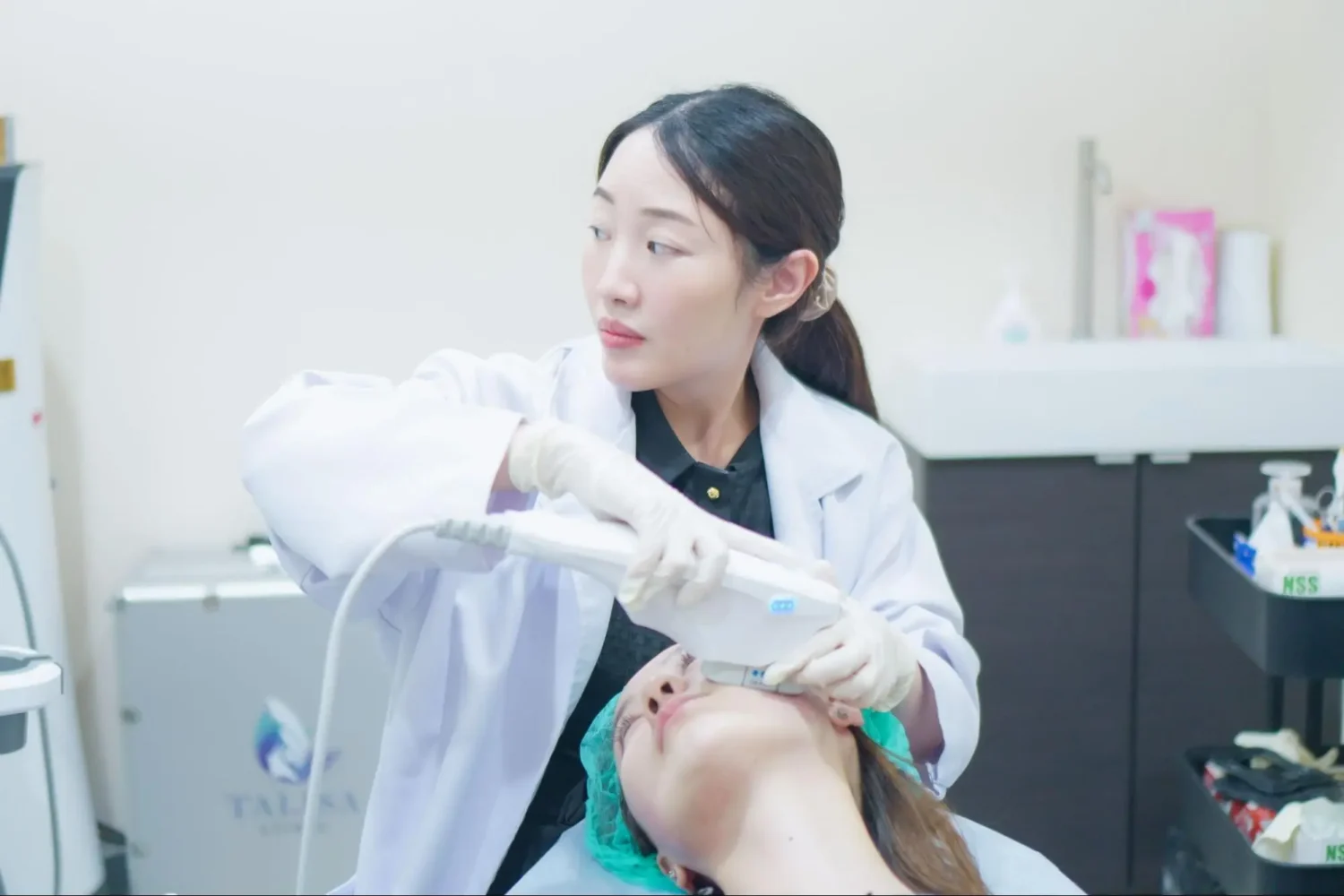 การยกกระชับชั้น SMAS ด้วยโปรแกรม Ulthera