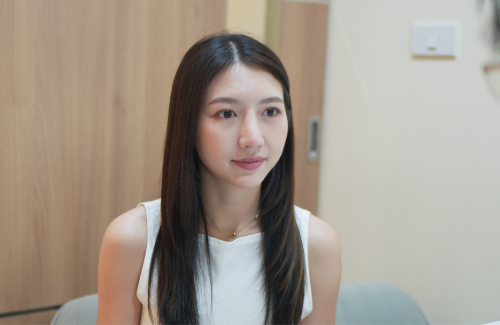 Ulthera Prime treatment consultation in Bangkok, beauty expert advising a client